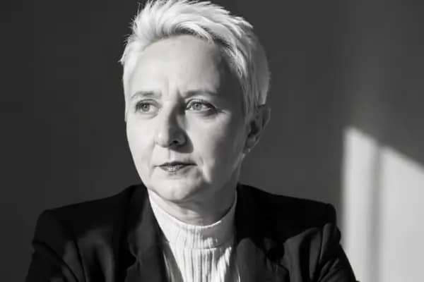 go to real estate agent in your market